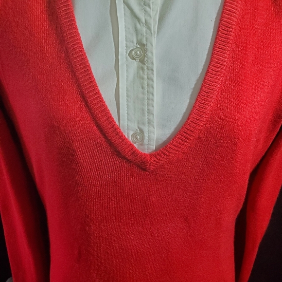 New York & Company V-Neck Sweater SET - Medium - Red, Orange, & Burgundy - Picture 2 of 16